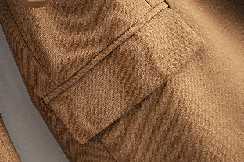 ELEGANTER BLAZER MIT GÜRTEL – KLASSISCH UND MODERN