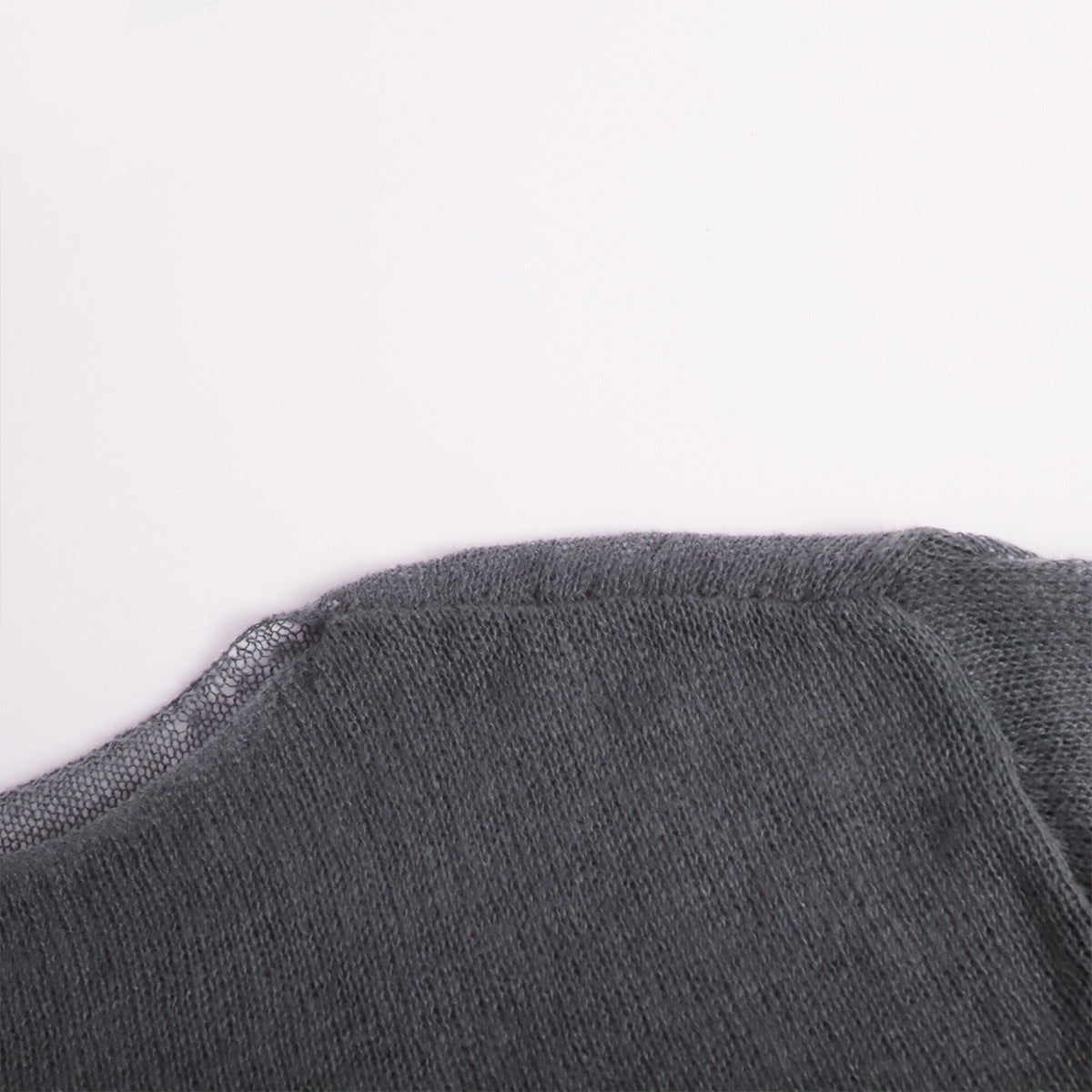 LEICHTER STRICKPULLOVER – LUFTIGER KOMFORT MIT MODERNEM SCHNITT