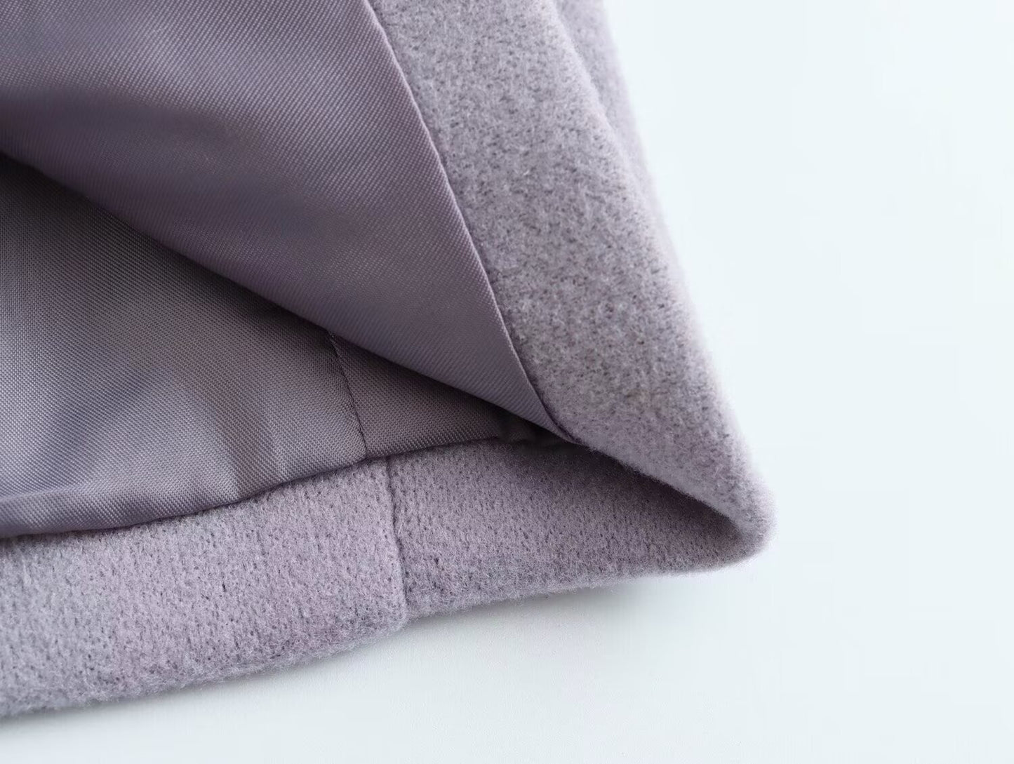 MINIMALISTISCHER BLAZER – EINFACHE ELEGANZ FÜR JEDEN TAG