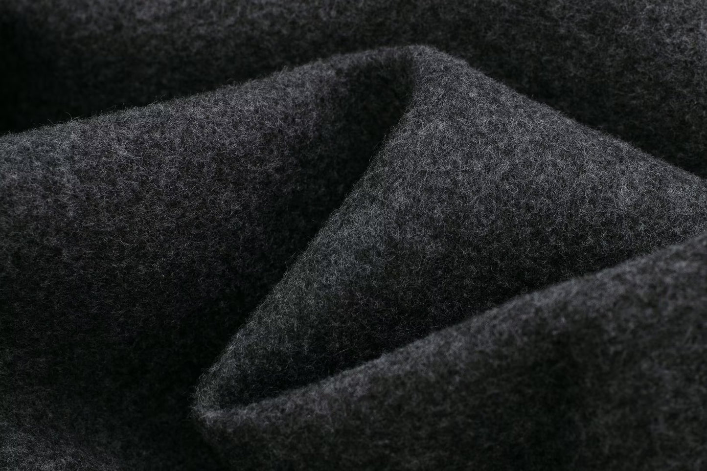 KLASSISCHE BOMBERJACKE AUS FILZ