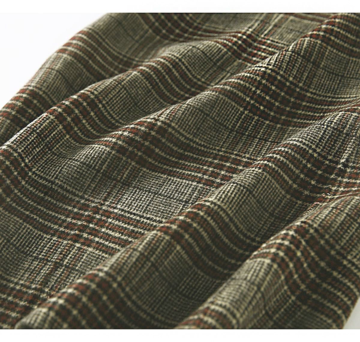 ELEGANTES KARIERTES KLEID MIT FIGURSCHMEICHELNDEM DESIGN – KLASSISCH UND STILSICHER