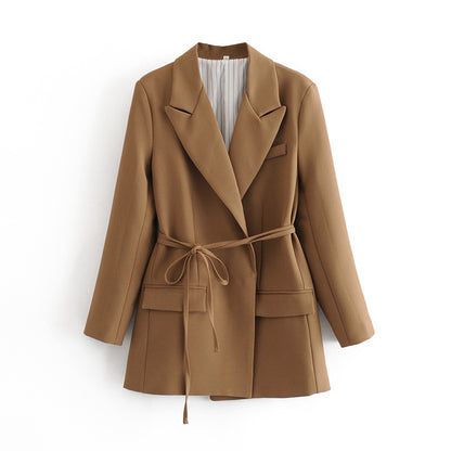 ELEGANTER BLAZER MIT GÜRTEL – KLASSISCH UND MODERN