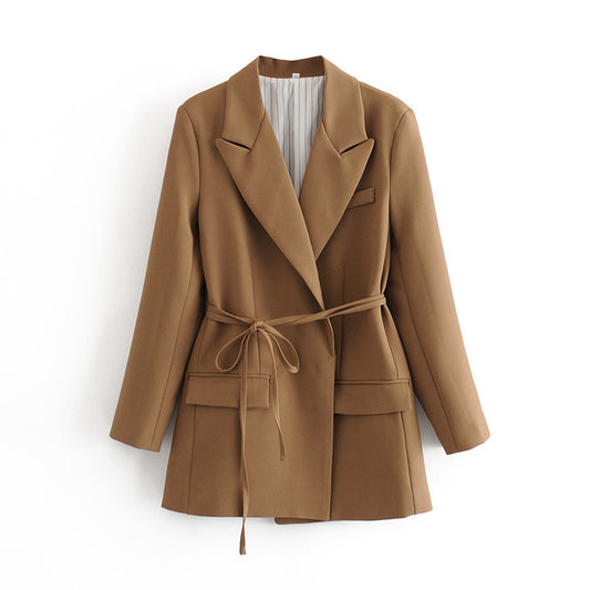 ELEGANTER BLAZER MIT GÜRTEL – KLASSISCH UND MODERN