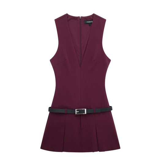 STILVOLLES ÄRMELLOSES KLEID MIT GÜRTEL – ZEITLOSE ELEGANZ