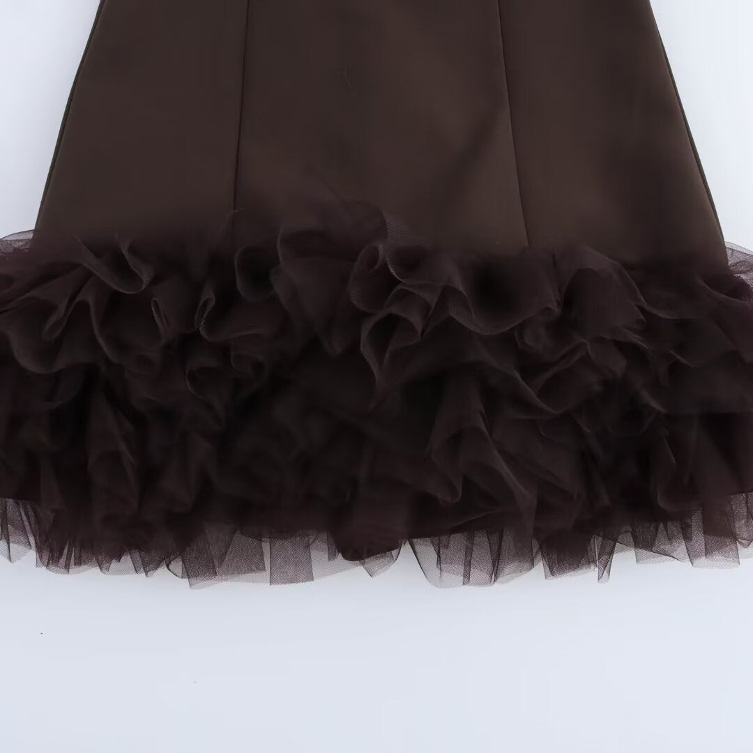 FRAUENKLEID MIT TÜLLSAUM – ZEITLOSE ELEGANZ MIT FEMININER NOTE