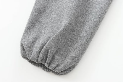 MODERNE KURZJACKE MIT REISSVERSCHLUSS