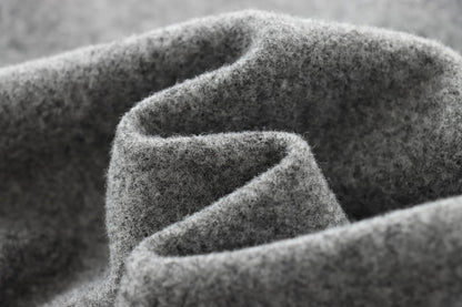 MODERNE KURZJACKE MIT REISSVERSCHLUSS