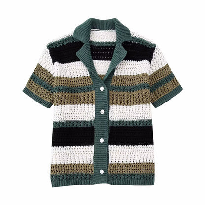 GEHÄKELTE STRICKJACKE – LUFTIGER STIL MIT VINTAGE-CHARME