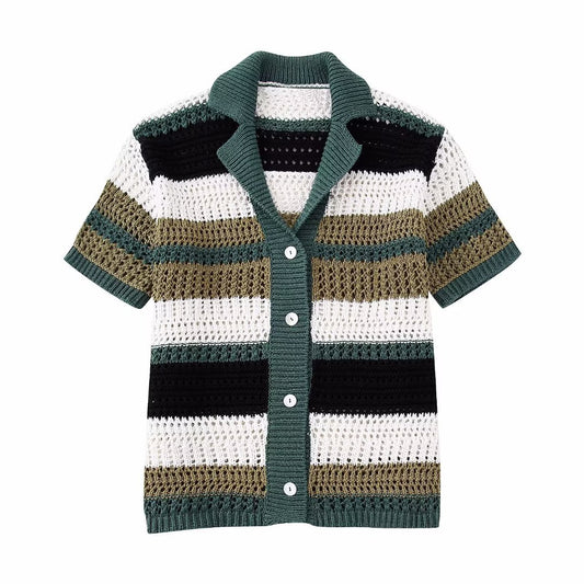 GEHÄKELTE STRICKJACKE – LUFTIGER STIL MIT VINTAGE-CHARME