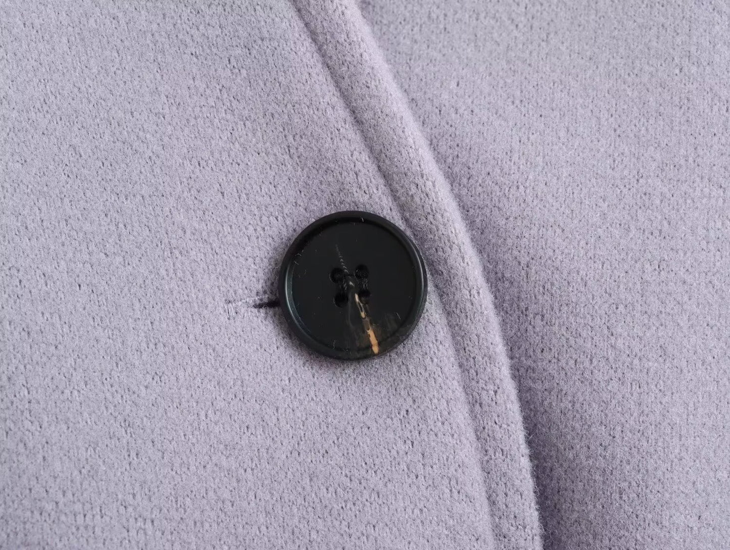 MINIMALISTISCHER BLAZER – EINFACHE ELEGANZ FÜR JEDEN TAG