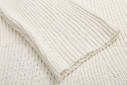 ELEGANTES STRICKKLEID MIT RIPPENDESIGN