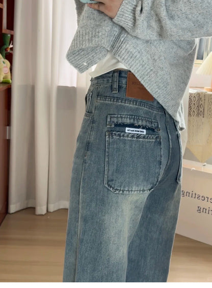 KLASSISCHE JEANS MIT GERADER PASSFORM – VIELSEITIG UND ZEITLOS
