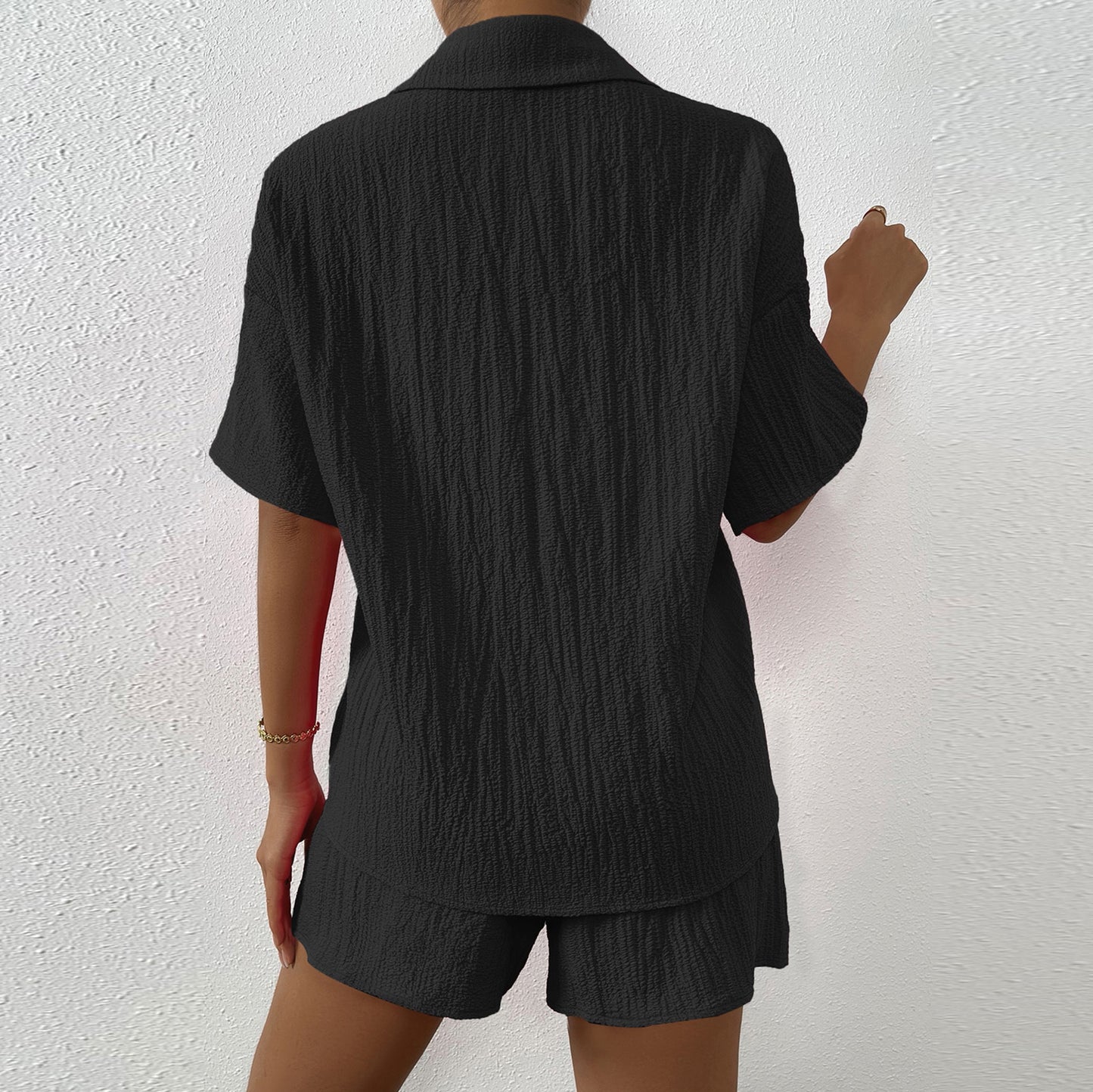 LEICHTES SOMMER-SET MIT HEMD UND SHORTS – LÄSSIG UND STILVOLL