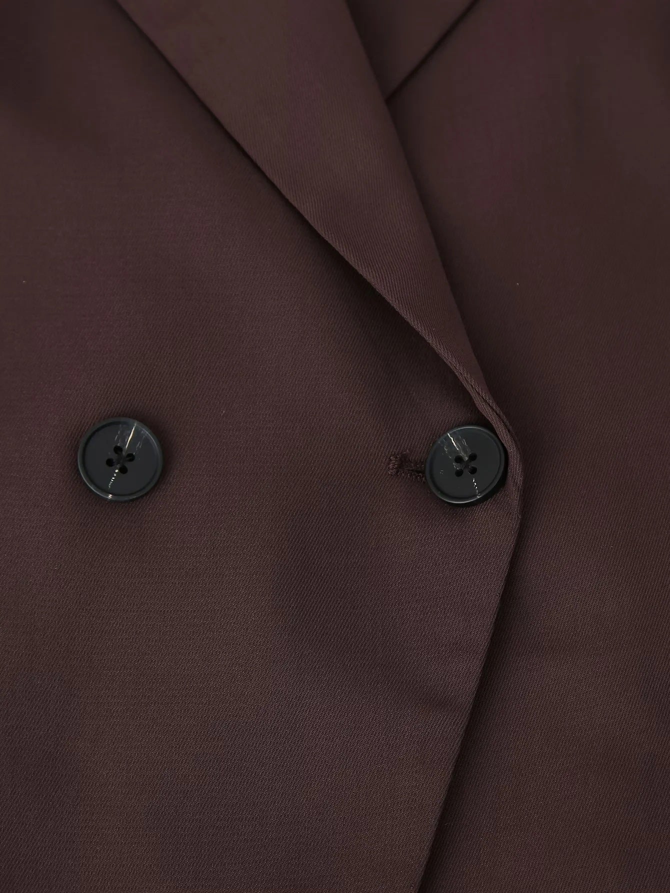 KLASSISCHER DOPPELREIHER-BLAZER – ELEGANZ FÜR JEDEN ANLASS