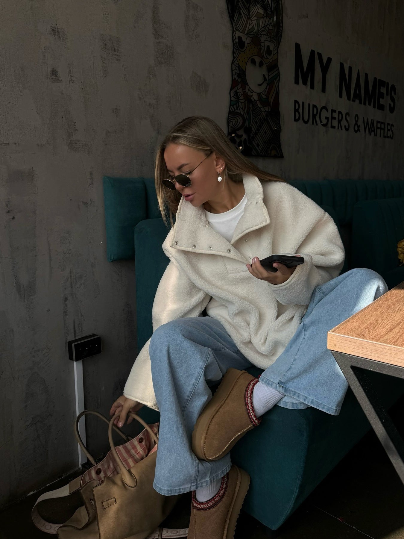 GEMÜTLICHER PULLOVER MIT STEHKRAGEN – PERFEKT FÜR KUSCHELIGE TAGE