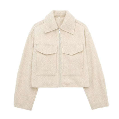 STYLISCHE JACKE MIT ZIPPER UND AUFGESETZTEN TASCHEN