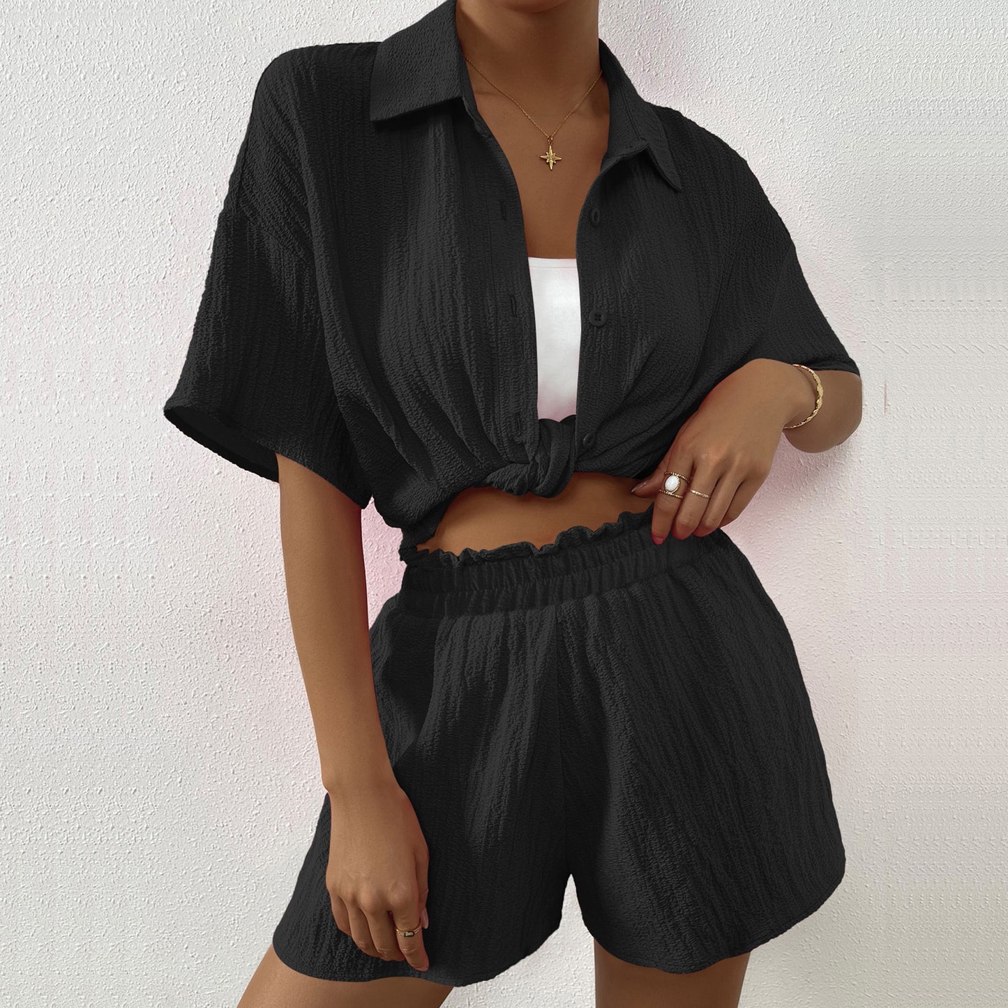LEICHTES SOMMER-SET MIT HEMD UND SHORTS – LÄSSIG UND STILVOLL