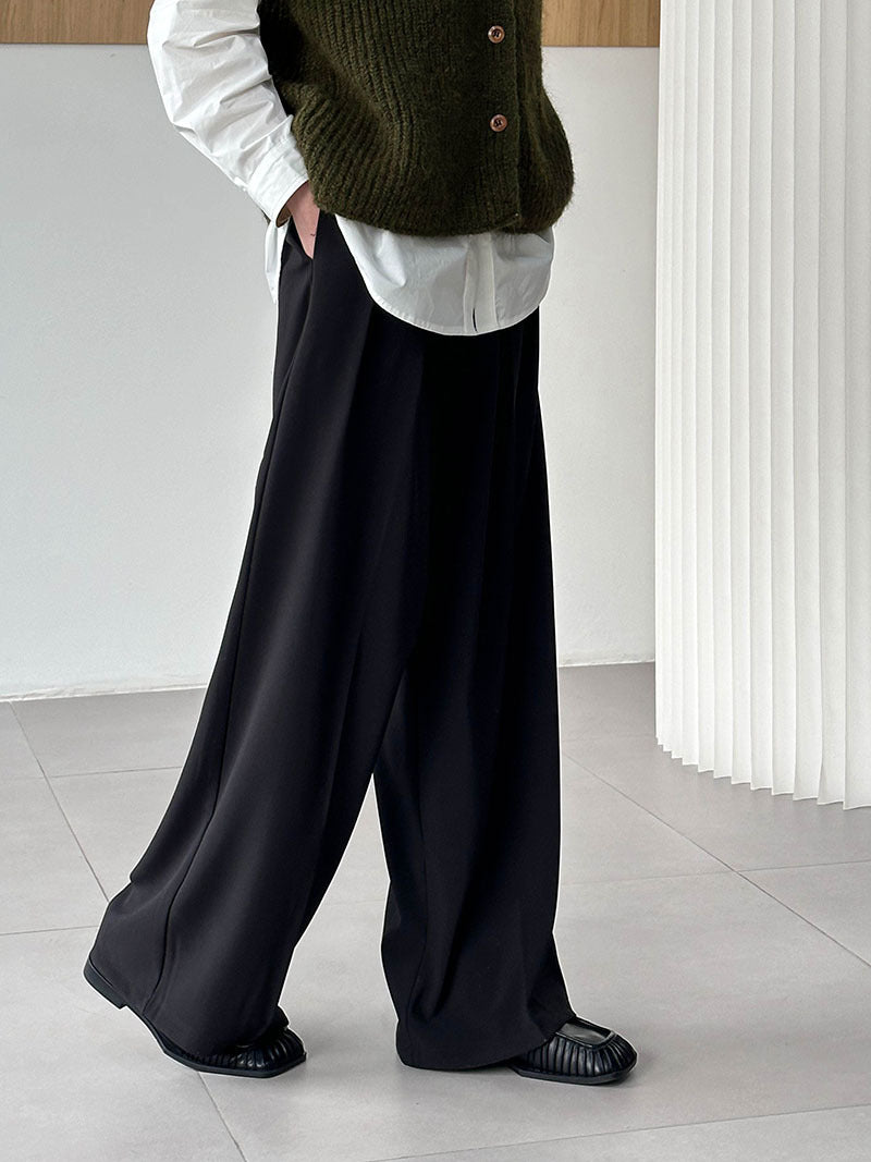 WEITE HOSE MIT GÜRTEL – ELEGANZ UND KOMFORT IN EINEM