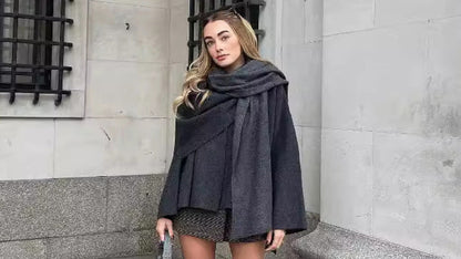 ELEGANTES PONCHO-SHIRT – EIN HINGUCKER FÜR BESONDERE MOMENTE