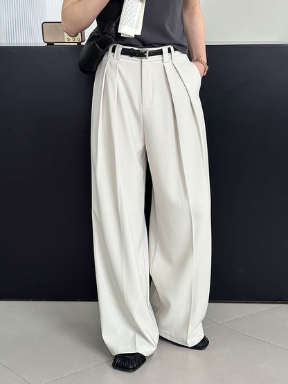 WEITE HOSE MIT GÜRTEL – ELEGANZ UND KOMFORT IN EINEM