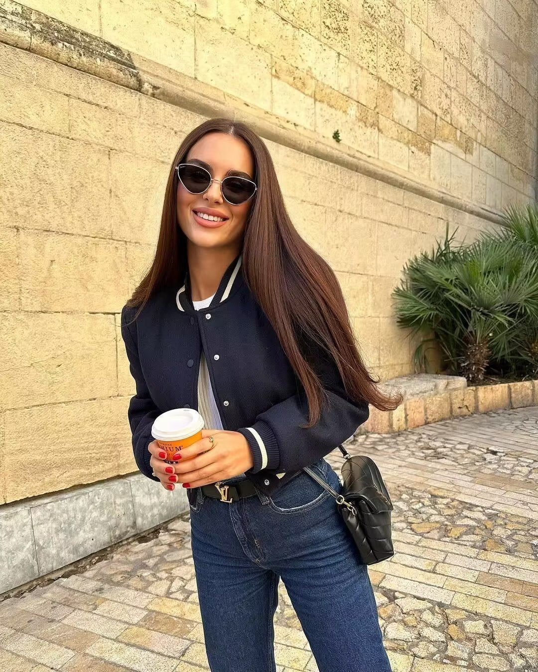 STYLISCHE BOMBERJACKE – SPORTLICHER CHIC MIT ELEGANTEM TOUCH